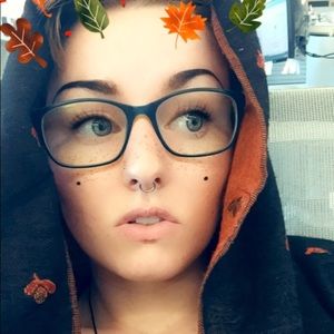 Meet your Posher, Elizabeth